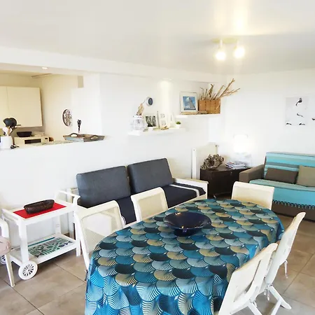 شقة Bel Duplex Avec Terrasse Et Jardin De Gigaro 151 لا كروا فالميه